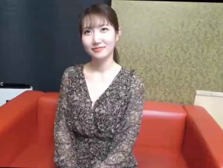 最新流出_新台酒店安防摄像头偷拍下班饭也顾不上吃和单位眼镜少妇女同事开房享受人生的愉悦
